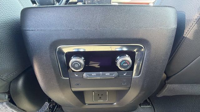 Certified 2025 GMC Yukon XL Denali AWD/4WD image 34