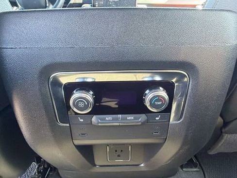 Certified 2025 GMC Yukon XL Denali AWD/4WD image 34