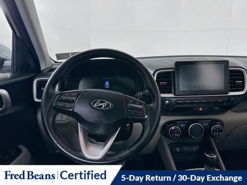 Certified 2023 Hyundai Venue SEL image 23