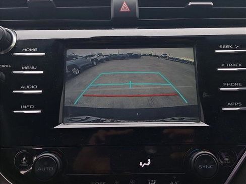 Used 2018 Toyota Camry SE image 13