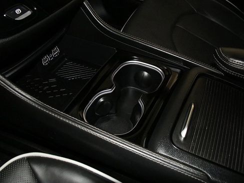 Used 2025 Chrysler Pacifica Limited image 22