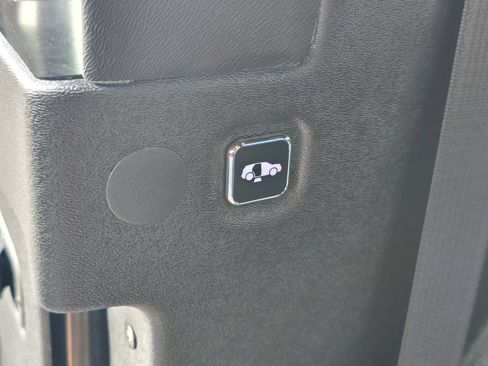 Used 2026 Chevrolet Traverse LT w/ Driver Confidence Package FWD image 18