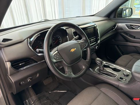 Used 2023 Chevrolet Traverse LT FWD image 4