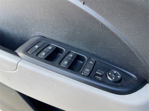 Used 2023 Hyundai Venue SEL w/ Cargo Package image 29