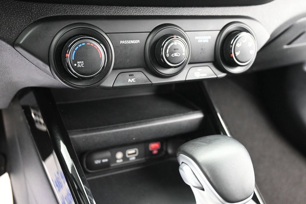 Used 2021 Kia Forte GT-Line w/ GT-Line Premium Package FWD image 11