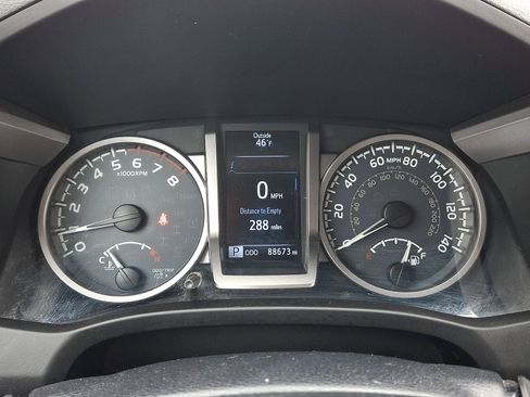 Used 2019 Toyota Tacoma SR5 image 19