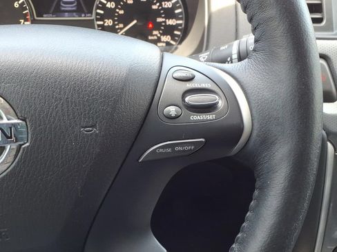 Used 2020 Nissan Pathfinder SL FWD image 34