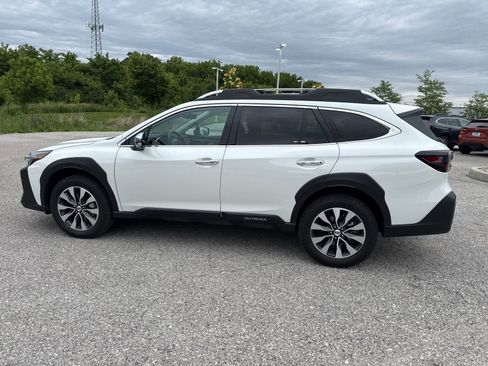 Certified 2025 Subaru Outback Touring AWD/4WD image 14