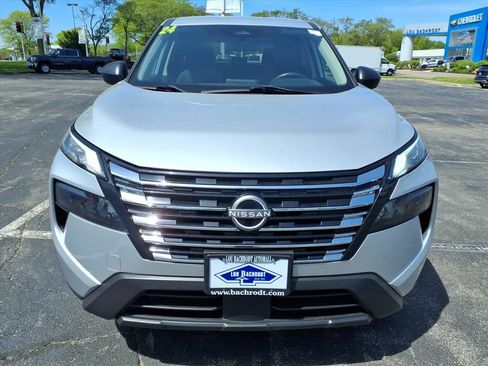 Used 2024 Nissan Rogue S AWD/4WD image 2