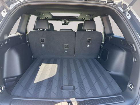 New 2026 Jeep Grand Cherokee Limited AWD/4WD image 16