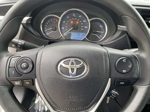 Used 2015 Toyota Corolla LE image 15