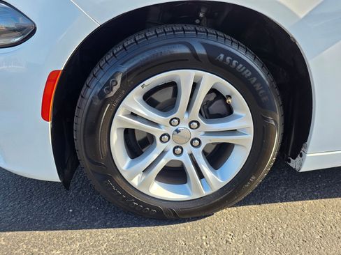 Used 2019 Dodge Charger SXT RWD image 12