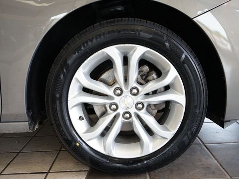 Used 2019 Chevrolet Cruze LT FWD image 47
