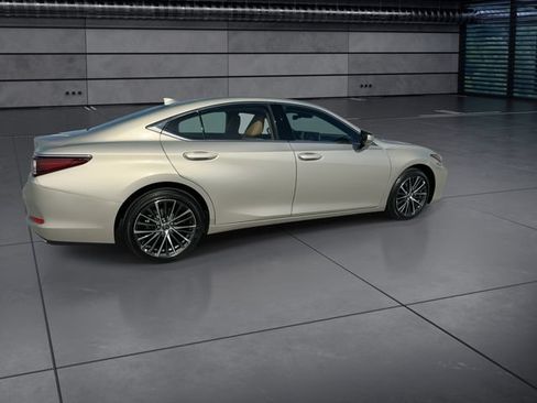 Used 2025 Lexus ES 350 w/ Premium Package FWD image 9