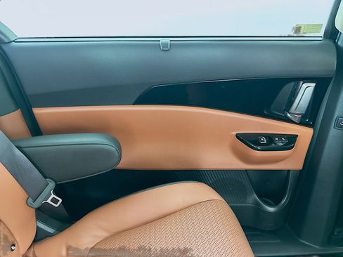 Used 2022 Kia Carnival SX Prestige FWD image 28