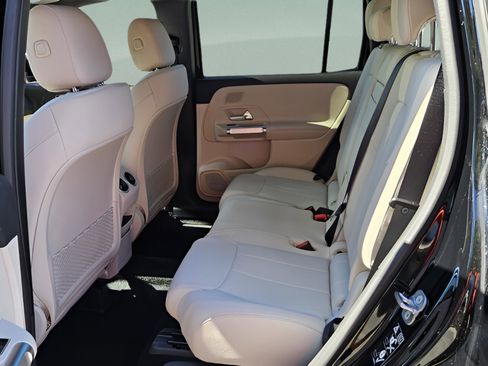 New 2026 Mercedes-Benz GLB 250 image 10
