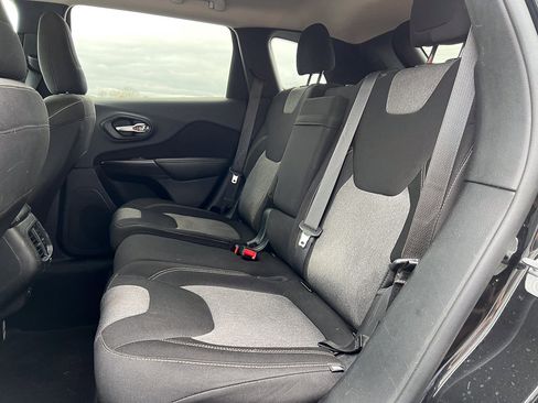 Used 2014 Jeep Cherokee Latitude image 22