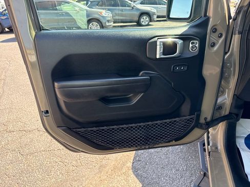 Used 2020 Jeep Gladiator Sport w/ Quick Order Package 24S AWD/4WD image 12