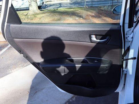 Used 2020 Kia Optima LX image 24