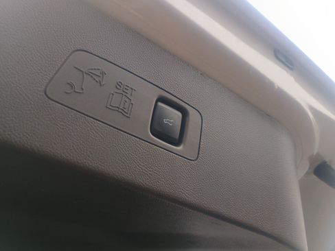 Used 2022 Lincoln Corsair AWD w/ Equipment Group 101A image 11