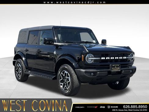 Used 2025 Ford Bronco Outer Banks AWD/4WD image 1