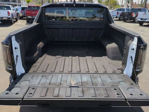 Used 2025 GMC Hummer EV 2X AWD/4WD image 26