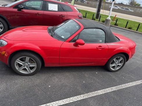 Used 2006 MAZDA MX-5 Miata Touring image 4