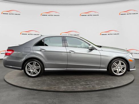 Used 2010 Mercedes-Benz E 550 4MATIC Sedan image 6