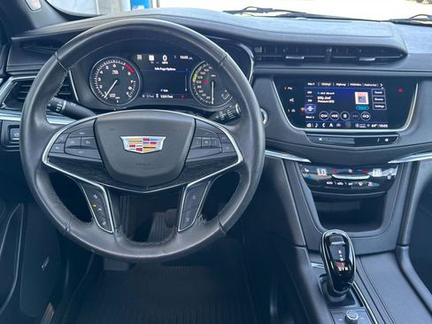 Used 2022 Cadillac XT5 Premium Luxury w/ Technology Package AWD/4WD image 16