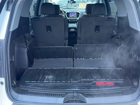 Used 2023 GMC Acadia SLE w/ Driver Convenience Package image 16