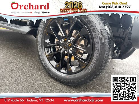 Used 2023 Jeep Wrangler Unlimited Sahara w/ Cold Weather Group image 10