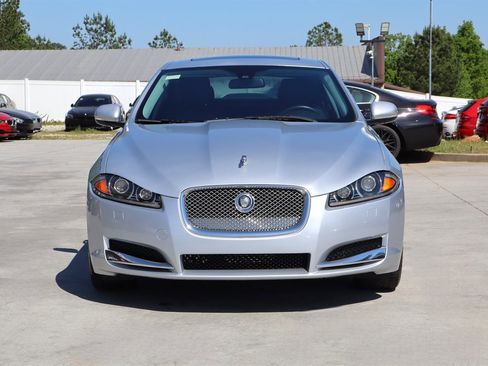 Used 2012 Jaguar XF image 2