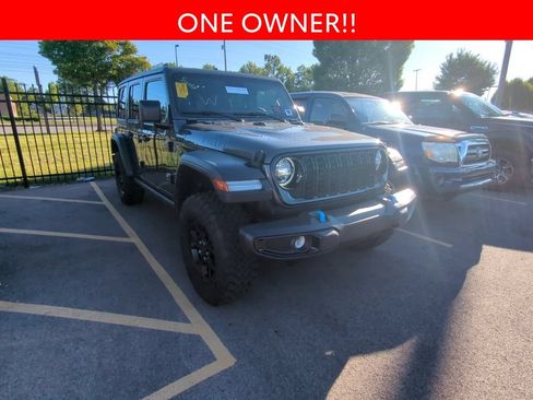 Used 2024 Jeep Wrangler Unlimited AWD/4WD image 3