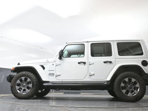 Used 2018 Jeep Wrangler Unlimited Sahara AWD/4WD image 50