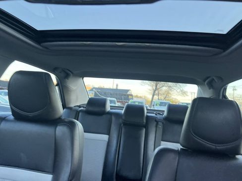 Used 2015 Toyota RAV4 Limited AWD/4WD image 28