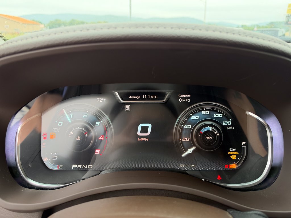 Used 2025 RAM 2500 Laramie AWD/4WD image 12