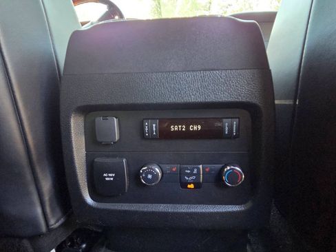 Used 2017 Lincoln Navigator L Select RWD image 32