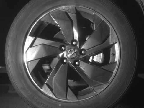 Used 2025 Nissan Rogue SV AWD/4WD image 13