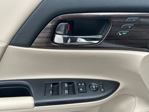 Used 2016 Honda Accord EX-L image 11