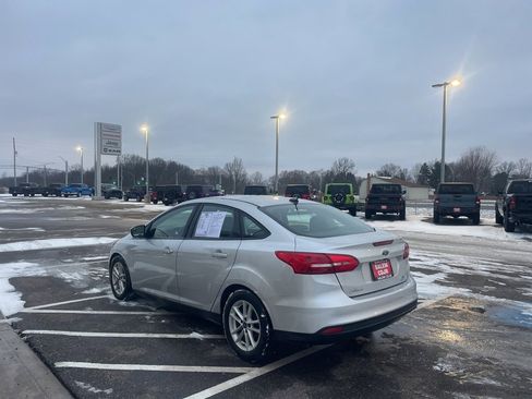 Used 2018 Ford Focus SE image 6