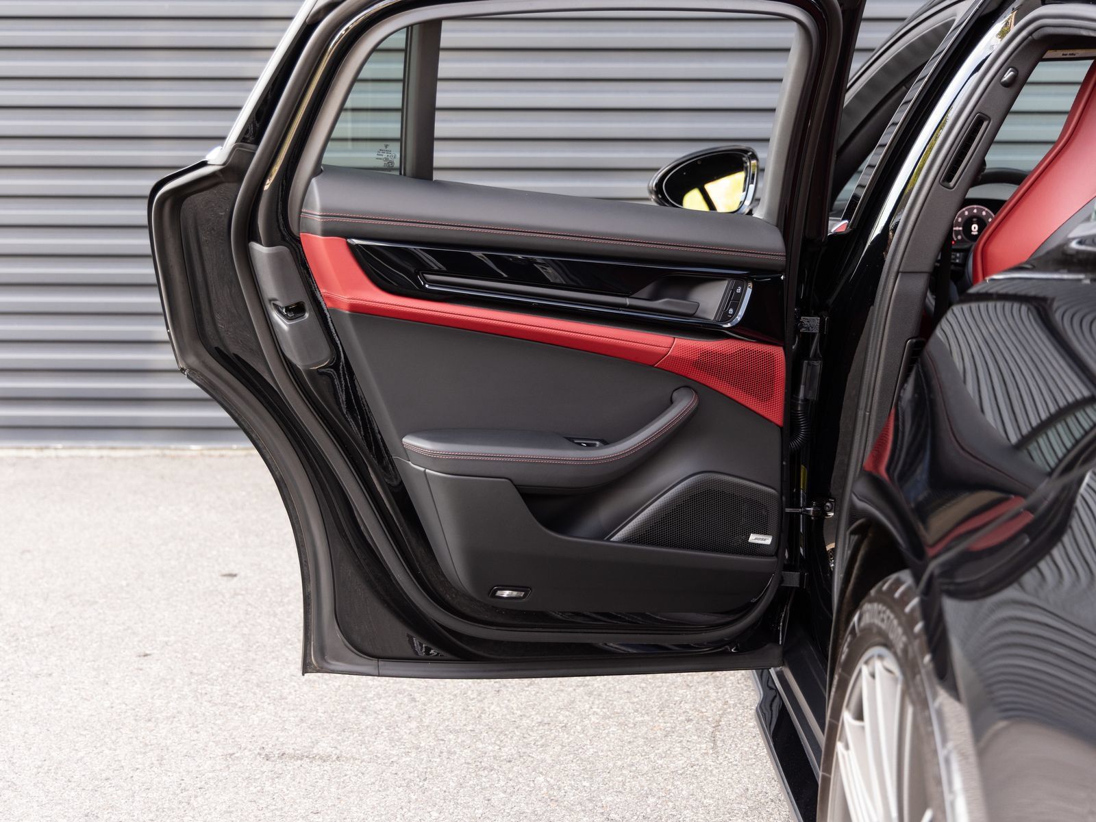 Certified 2025 Porsche Panamera RWD image 24