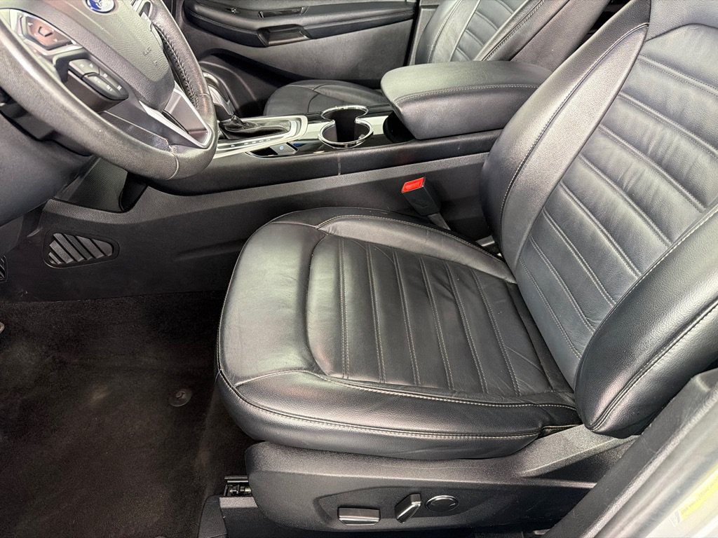 Used 2016 Ford Edge SEL w/ Equipment Group 201A AWD/4WD image 12