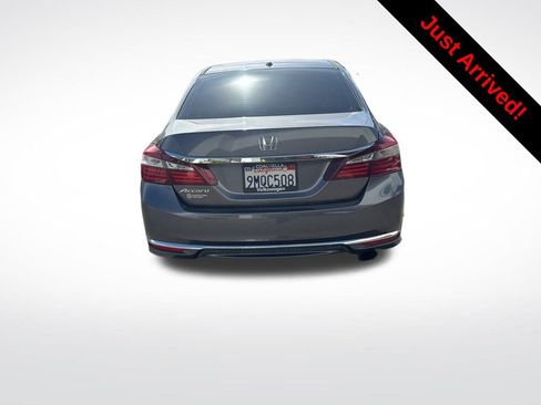 Used 2017 Honda Accord EX-L image 2