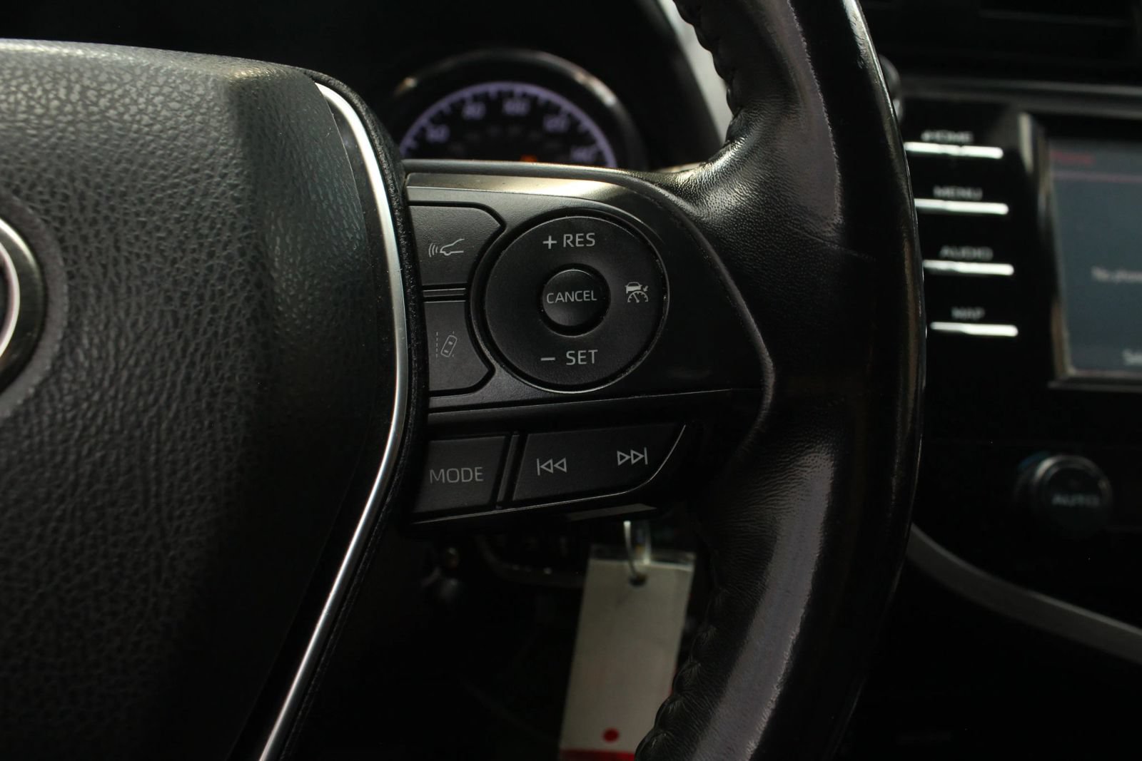 Used 2019 Toyota Camry SE FWD image 25