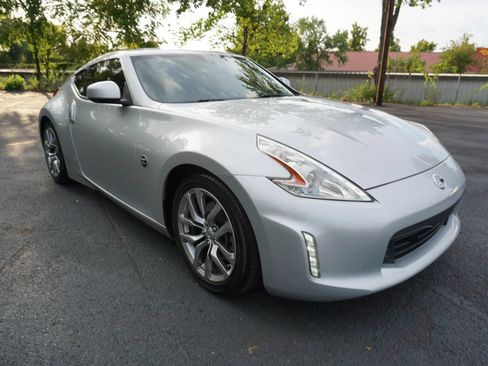 Used 2014 Nissan 370Z Touring RWD image 5