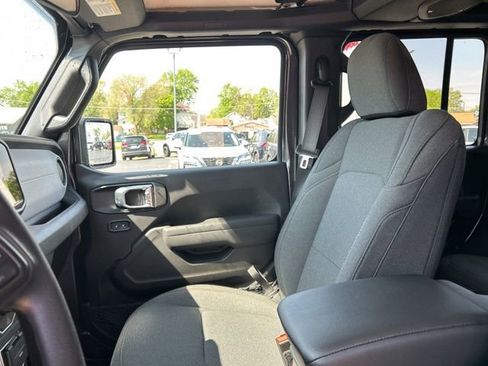 Used 2026 Jeep Wrangler Unlimited Sport AWD/4WD image 24