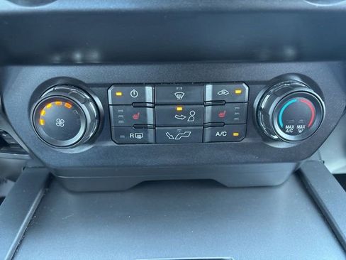 Used 2019 Ford F150 XLT w/ Equipment Group 302A Luxury AWD/4WD image 14