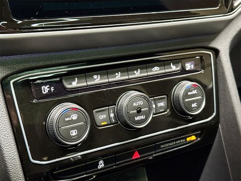 Used 2022 Volkswagen Atlas Cross Sport SEL R-Line image 16