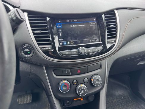 Used 2018 Chevrolet Trax LT w/ Redline Edition AWD/4WD image 18
