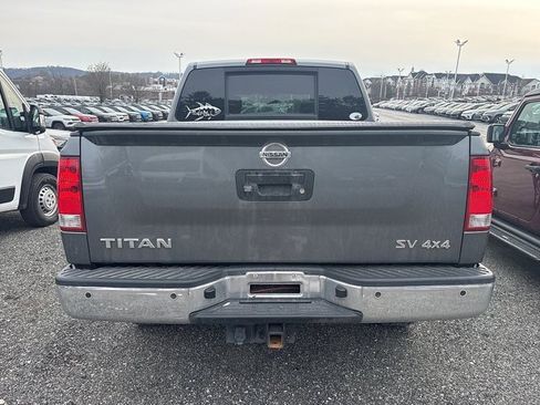 Used 2015 Nissan Titan SV w/ SV Value Truck Package image 6